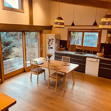 Nice Chalet Near The Center Of Chamonix Шамони