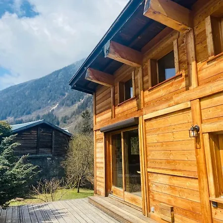 Nice Chalet Near The Center Of Chamonix Шале *